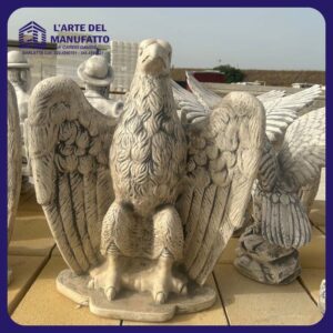 Aquila con ali aperte